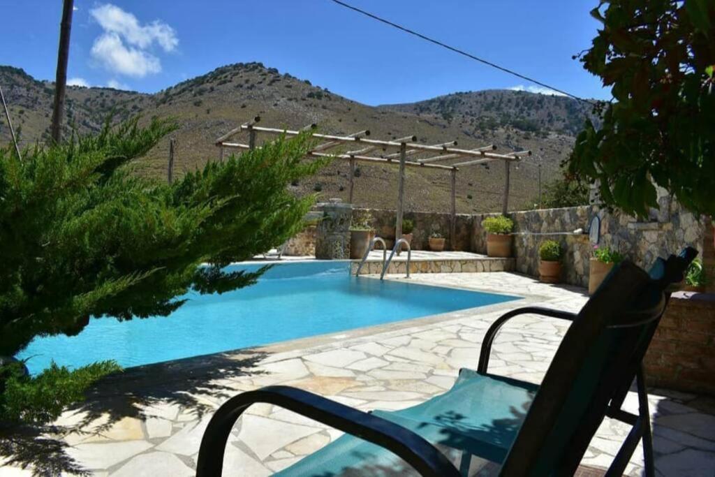 Traditional Villa With Pool In Sfakia Imbros Exterior photo